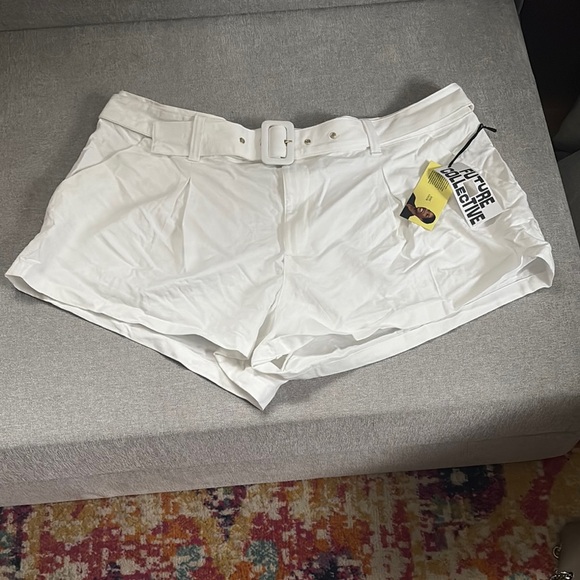 future collective Pants - NWT Future Collective White Belted Waist Summer Shorts 22
